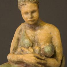 Madre che allatta, particolare – bronzo policromo, 2005
